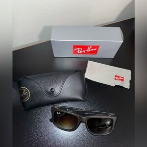 RayBan Wayfarer RB4165 Justin Classic Brown - Like NEW